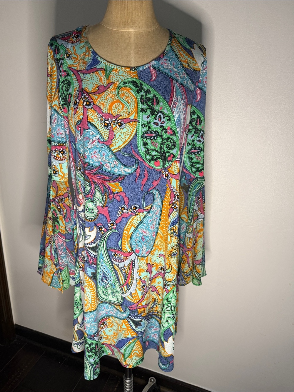 Women's Multicolor Paisley Long-Sleeve Tunic Top - Unknown Brand
